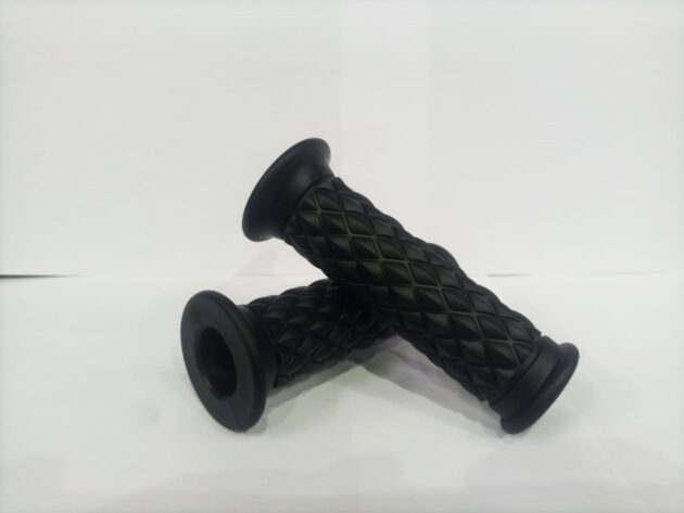 RACE GRIP DIAMOND CUT CACE RACER  RETRO BOBBER MOTORCYCLE SIDE HOLE - Image 4