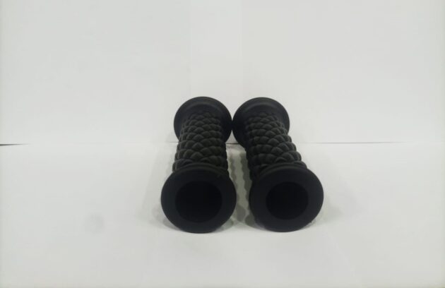 RACE GRIP DIAMOND CUT CACE RACER  RETRO BOBBER MOTORCYCLE SIDE HOLE - Image 3
